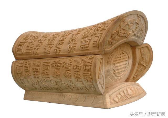 故事:母亲出殡,绳断棺材滚落,尸体摔出后儿子离奇死亡