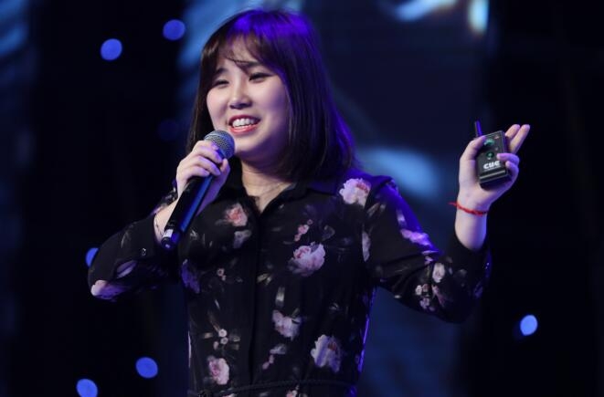 秒变纤瘦女神的咪蒙竟然全靠p图,难道真的是她被自己给忽悠了?