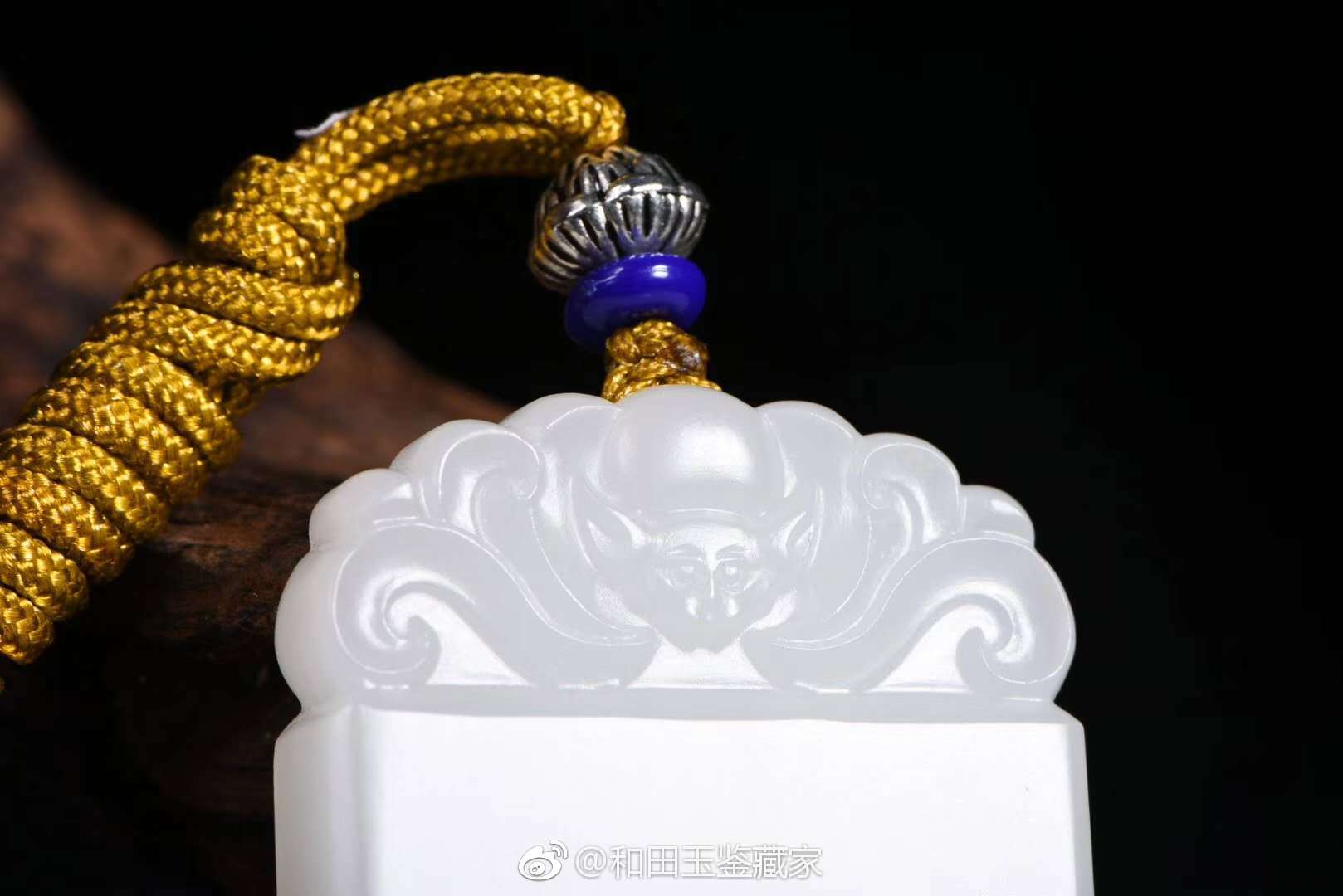 新疆和田玉山料,平安无事牌.蝙蝠牌头,白度一级,无瑕疵裂纹