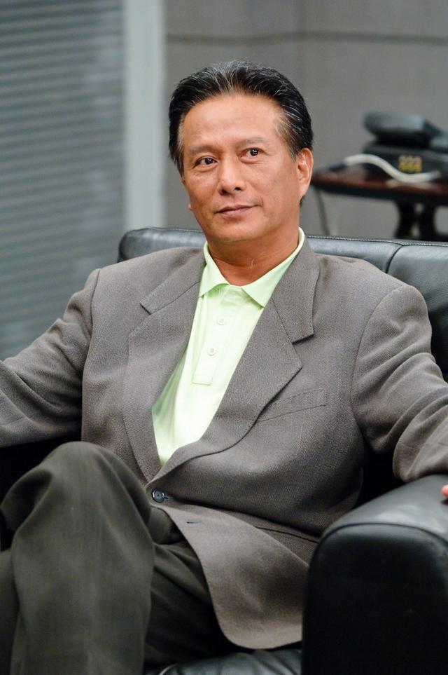 65岁的他为养家过劳拍戏猝死