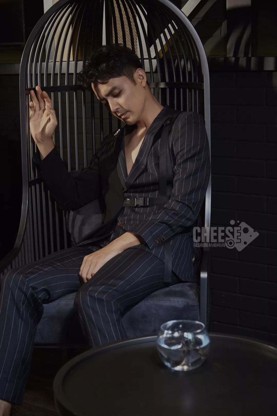 荧幕上的霸道总裁私下竟然这么暖出道多年明道还是那个少年