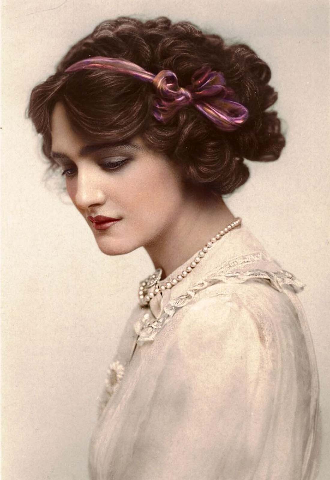 她是100年来最美的侧颜看一眼就会爱上她后半生凄苦惹人怜