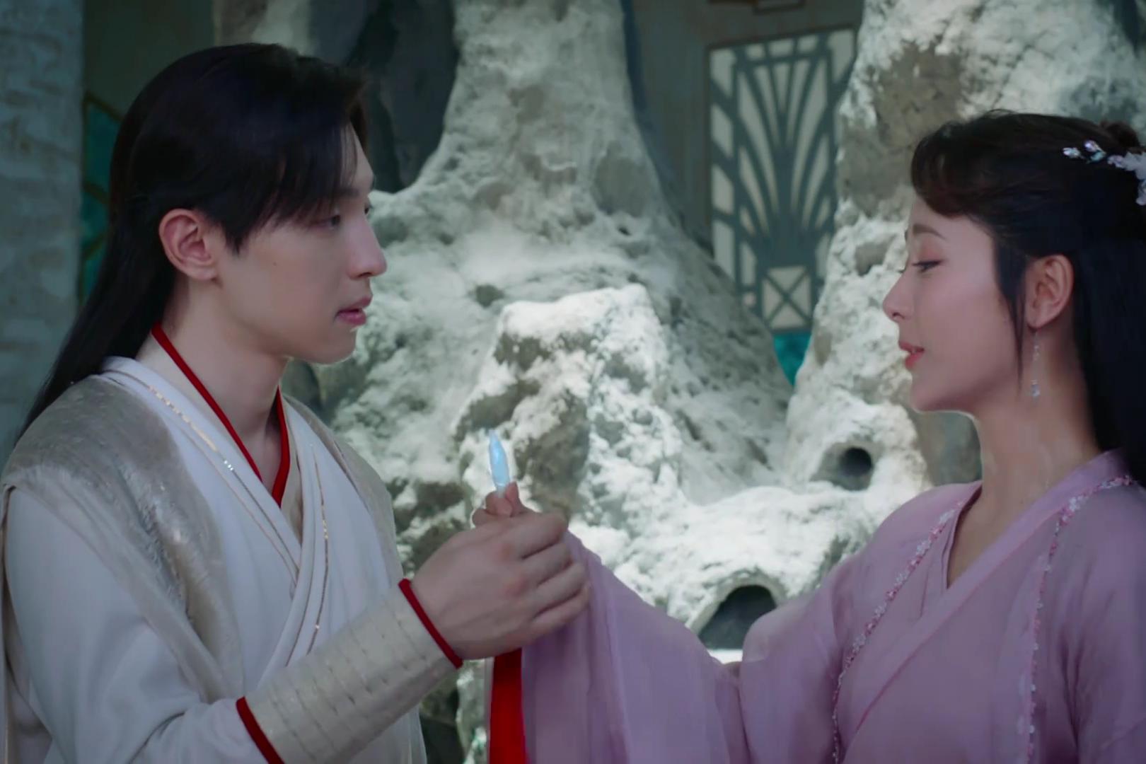 锦觅和旭凤的绝美爱情,应该叫《三生三世十里虐心》吧