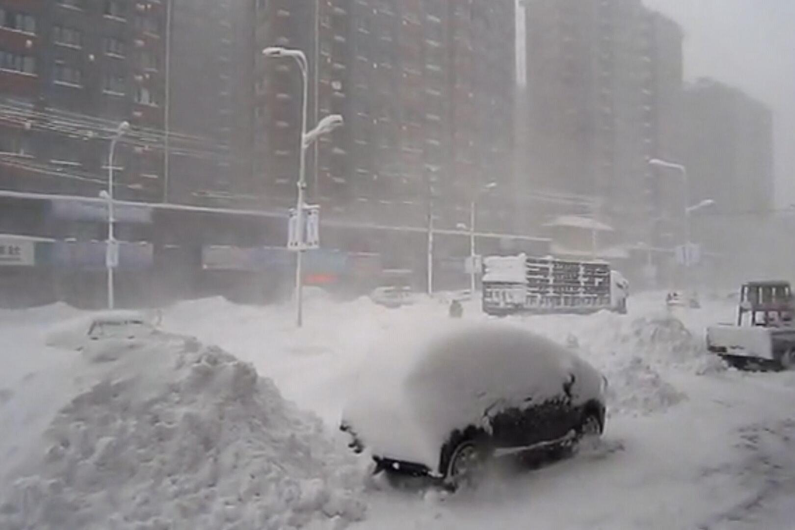 用暴雨的雨量下雪!东北牡丹江雪量达最高等级的特大暴雪