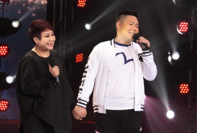 小沈阳歌曲《大笑江湖》火了,衡越作为师姐,代