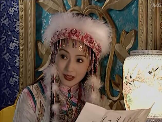 还珠:明明两件都是白衣服,为什么香妃却穿出了两种不同的感觉?