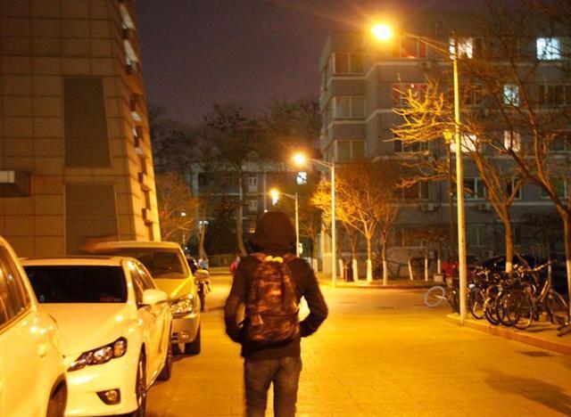 小姑子大学毕业赖我家不工作我父母一来她灰溜溜的走了