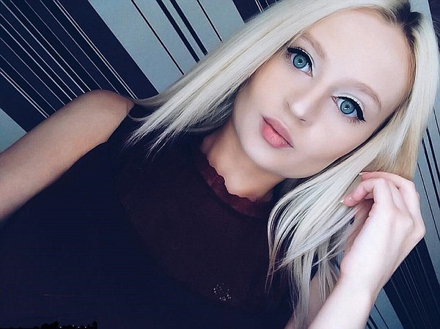 俄罗斯长腿美女 酷似芭比拥有一双会变色的眼睛