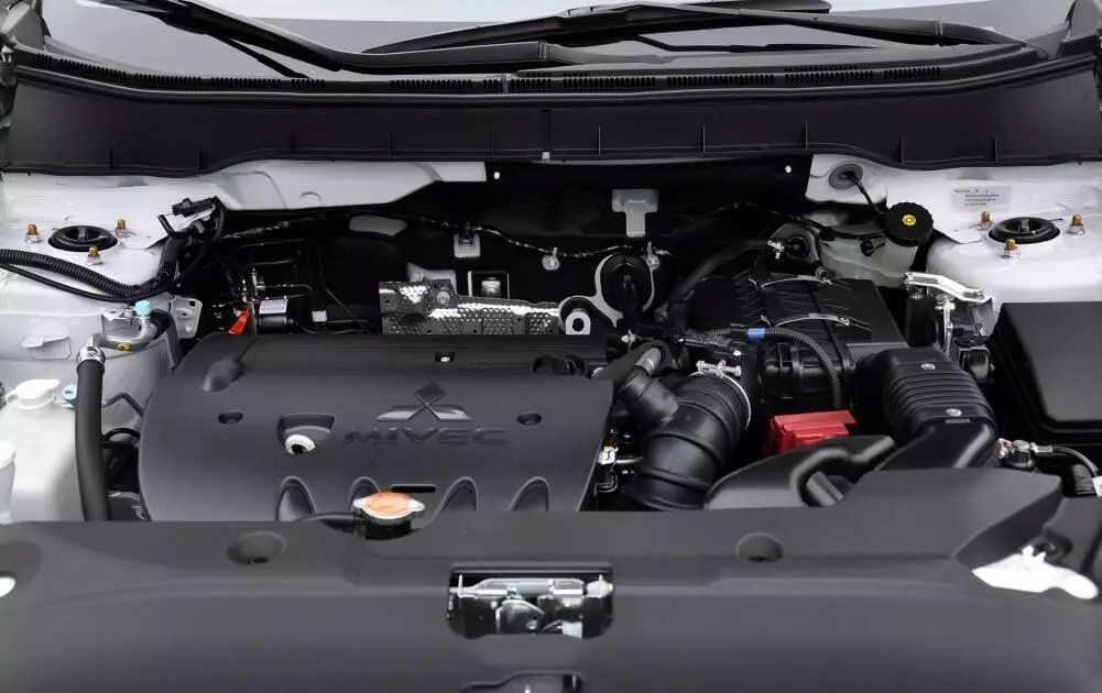 0l)——4b11型2.0l mivec发动机,额定功率达123kw