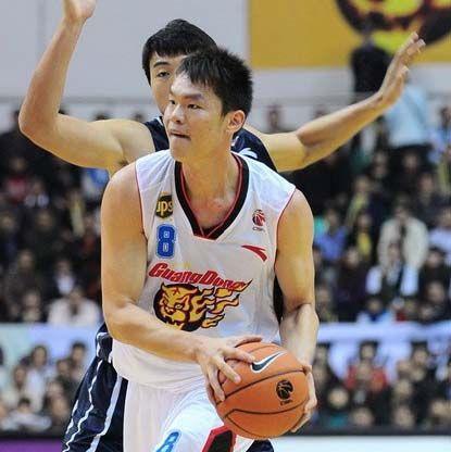 中国国内篮球运动员年薪排行榜,谁赚的最多