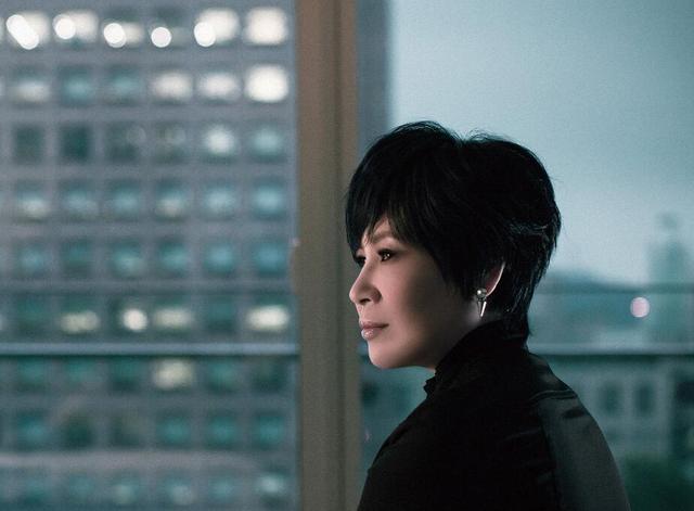 娱乐圈这个看脸的地方,她被称作女版赵传,所以要加倍努力!