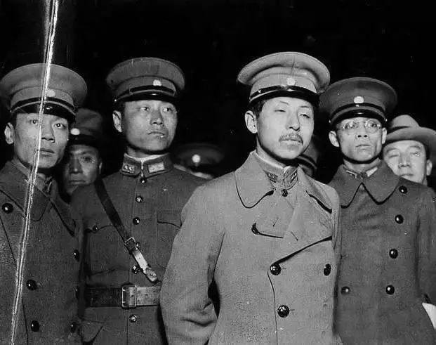 骨头最硬的民国军阀却生了个软蛋儿子结局让人惋惜