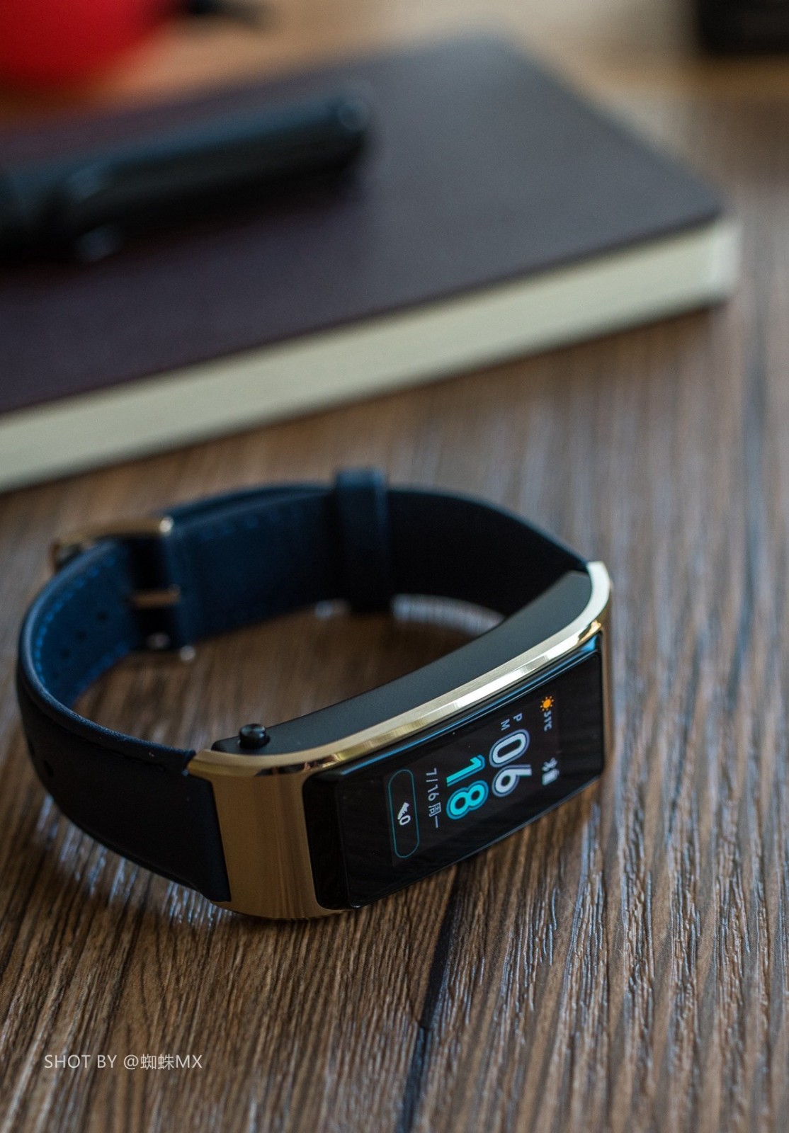 商务人士必备,腕上科技美学再升华:华为手环b5评测