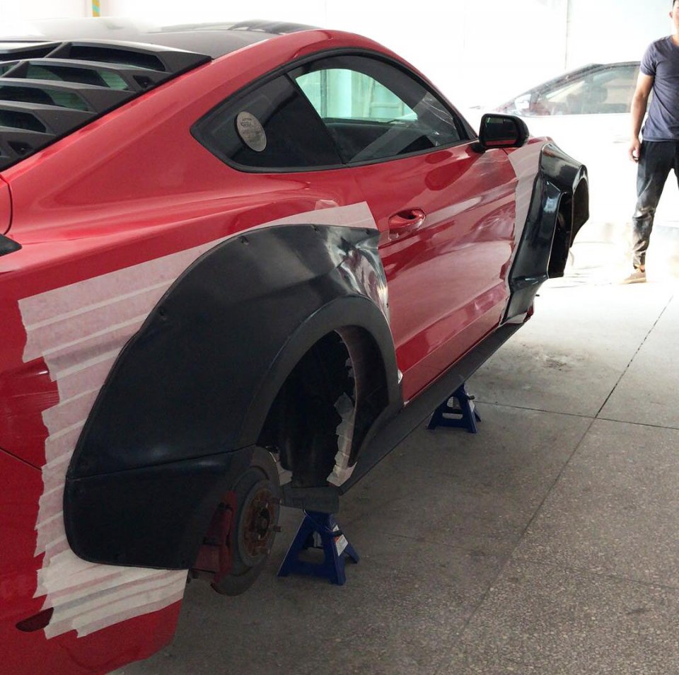 初入改装玩成汽配城风格,最终步入正轨打造mustang宽体大王!