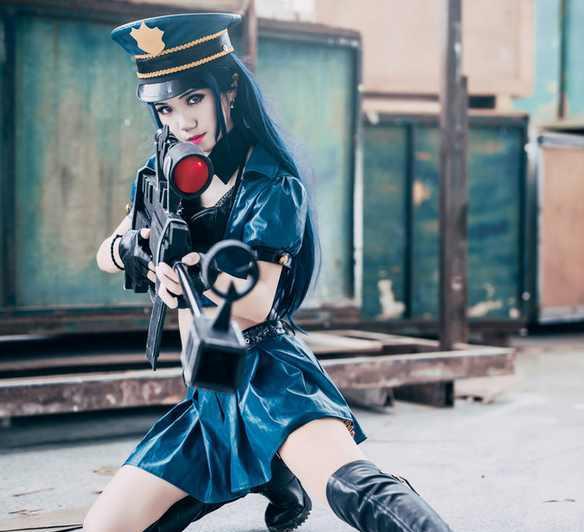 英雄联盟: cosplay皮城女警, 漂亮妹子也可以很炫酷哦!