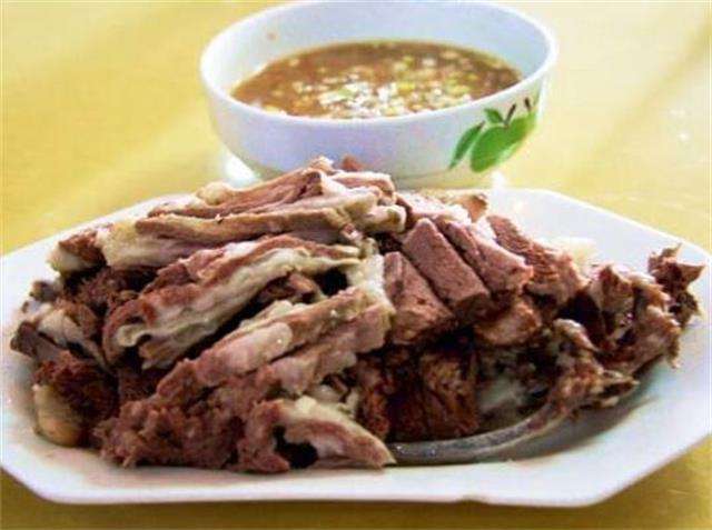 张北草原天路野狐岭田顺农家院河流山峦尽收眼底而称天路