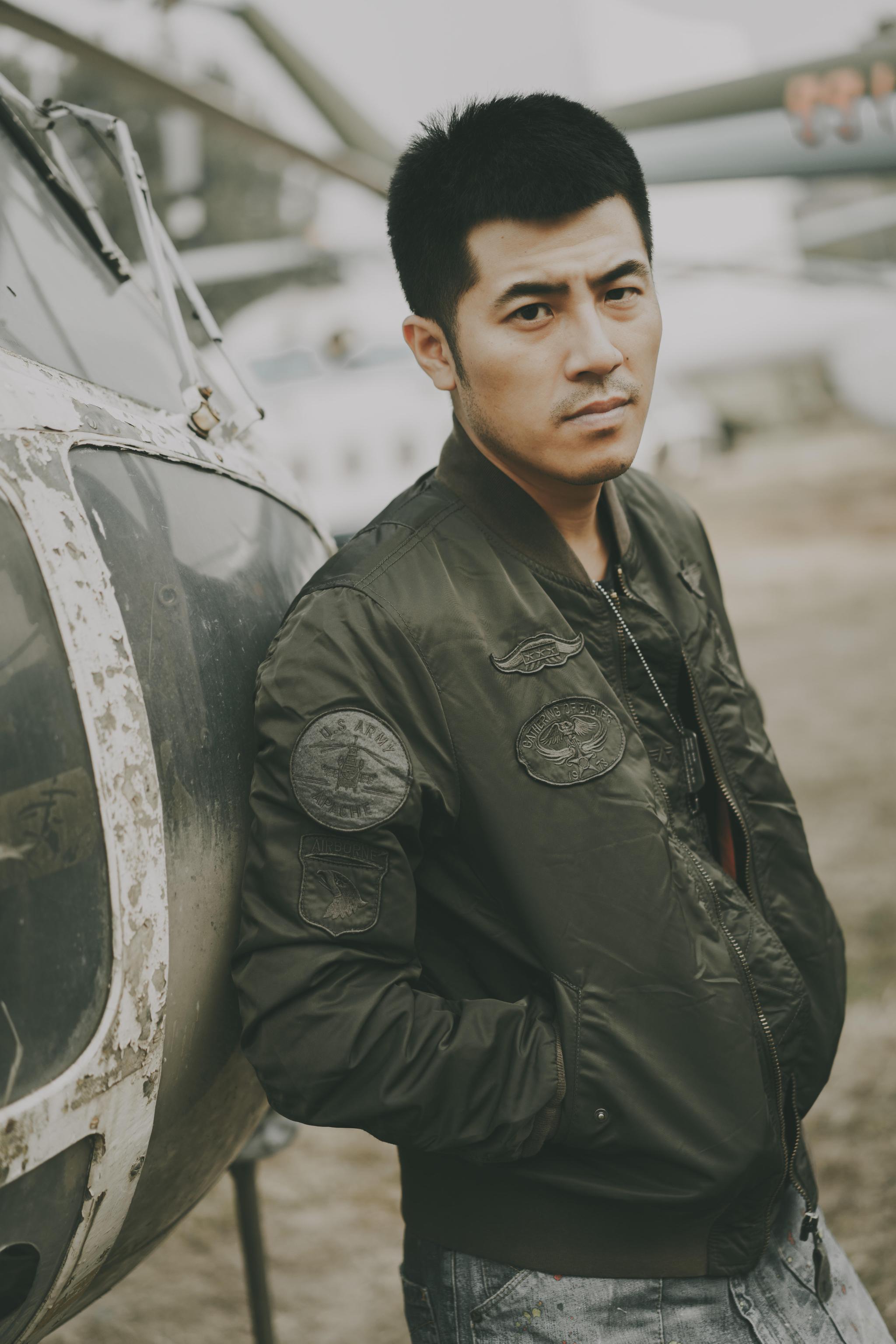 电视剧长河落日热拍王铮超能上线彰显硬汉魅力