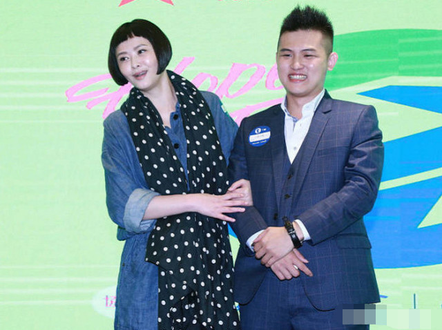 娱乐圈又有相差15岁姐弟恋领证结婚,女方称男友每天都向她求婚