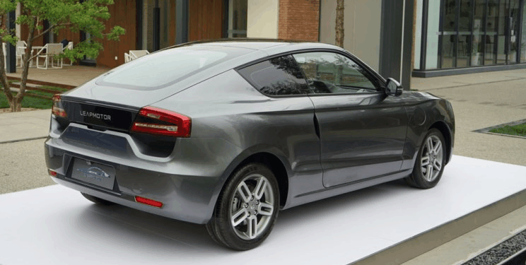 国产又推新款电动超跑, 帅到掉渣, 充电一次能用一周, 仅售15万