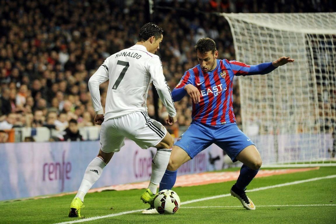 c罗欧冠上演超级倒钩破门, 但是这5个倒钩比c罗的还要精彩!