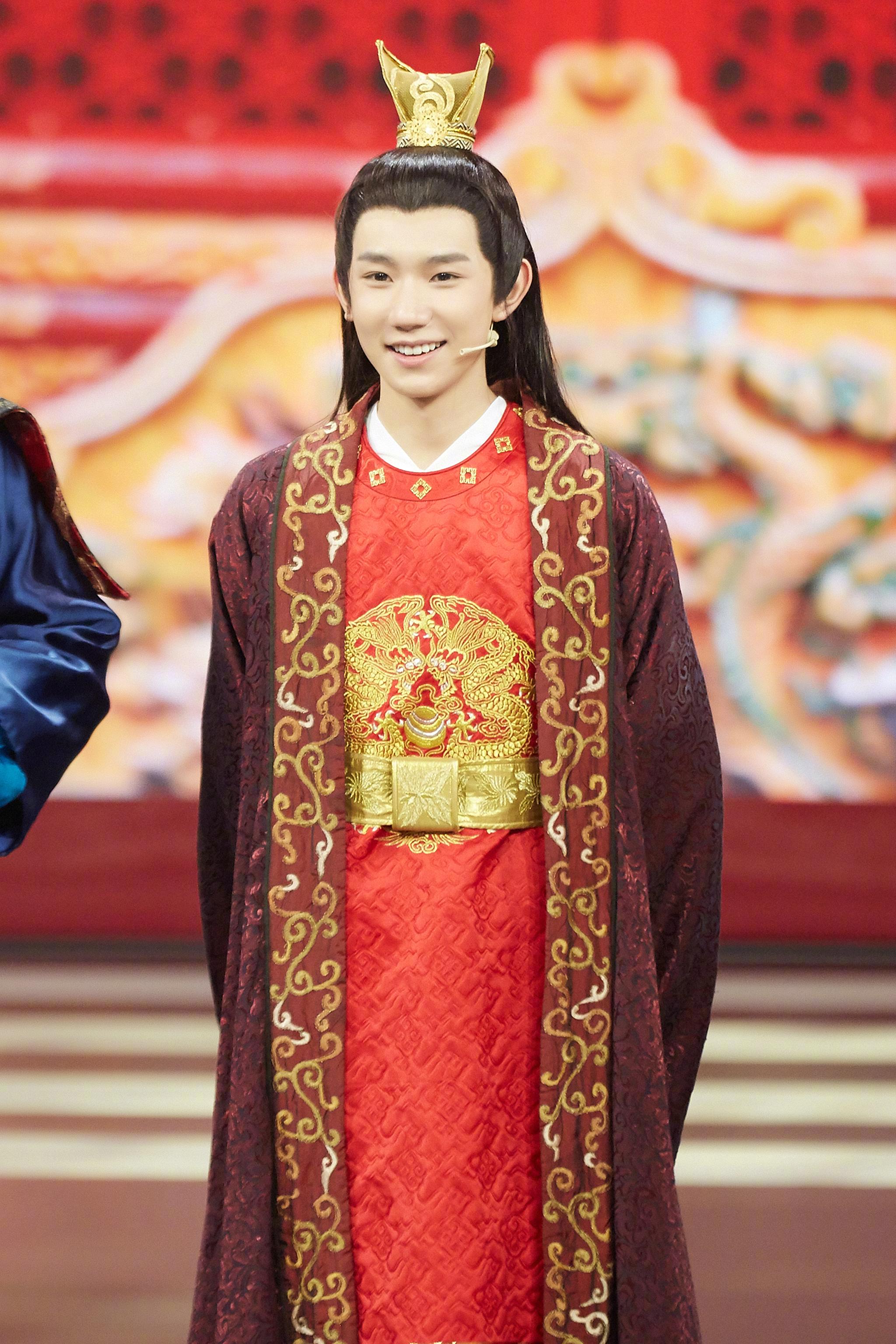 《王牌对王牌》节目里的古装造型,化身翩翩公子登场!