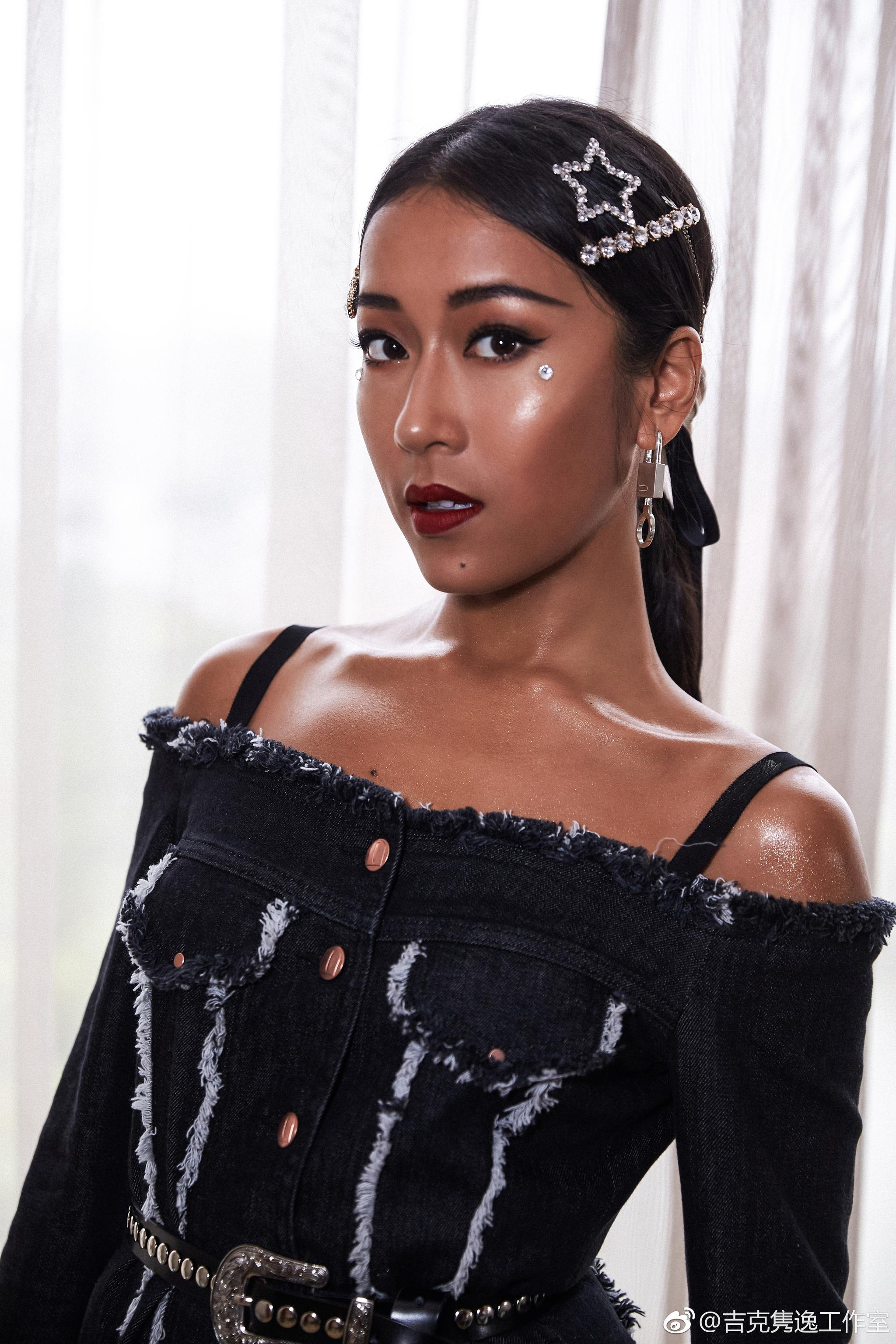 世界杯就要来了!健身狂summermomoko岂能不搞点事情