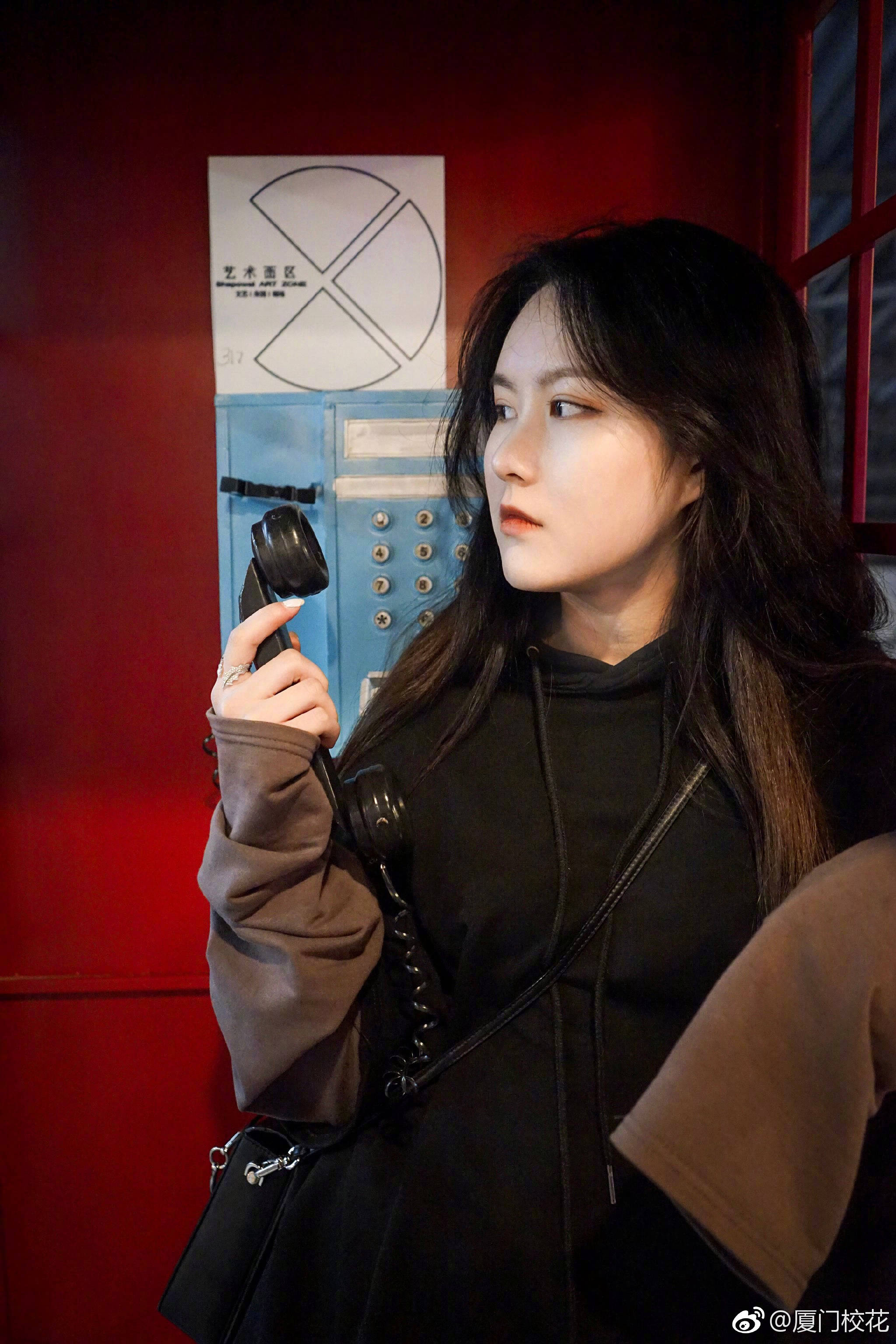 她叫衡子微,97年,就读于厦门集美大学,酷酷的女生,你觉得几分呢