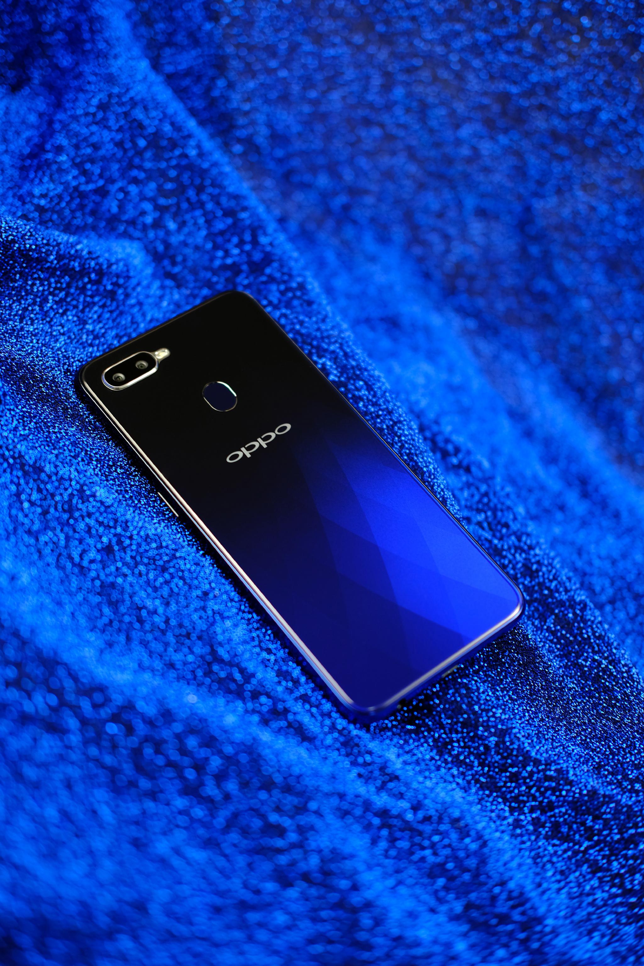 oppo a7x真机图,oppo将"水滴屏"设计下放到2k档的a系列__财经头条