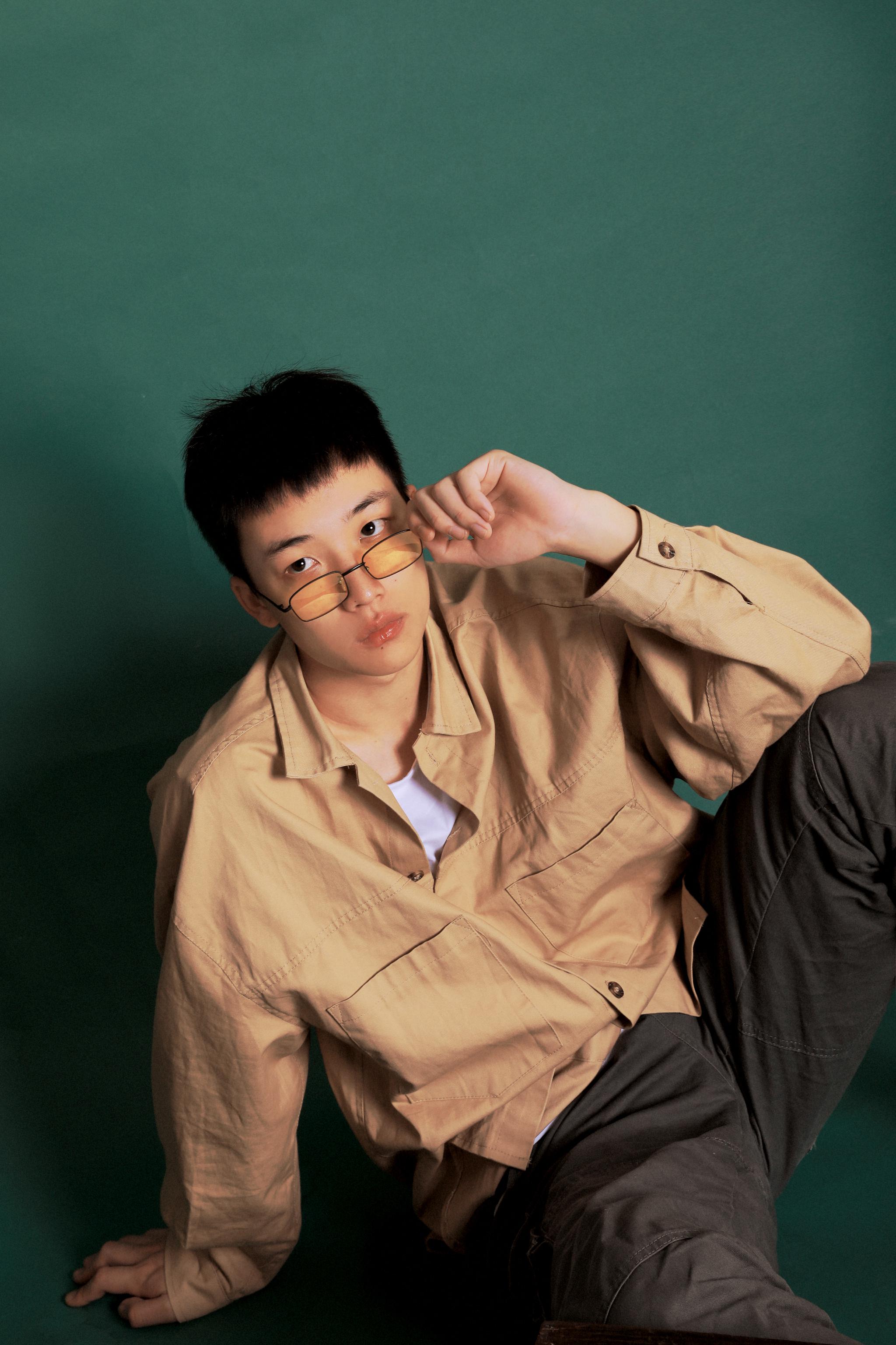 不闹腾的吴泽林同学了解一下model:泽林哈哈哈哈栗子姥姥