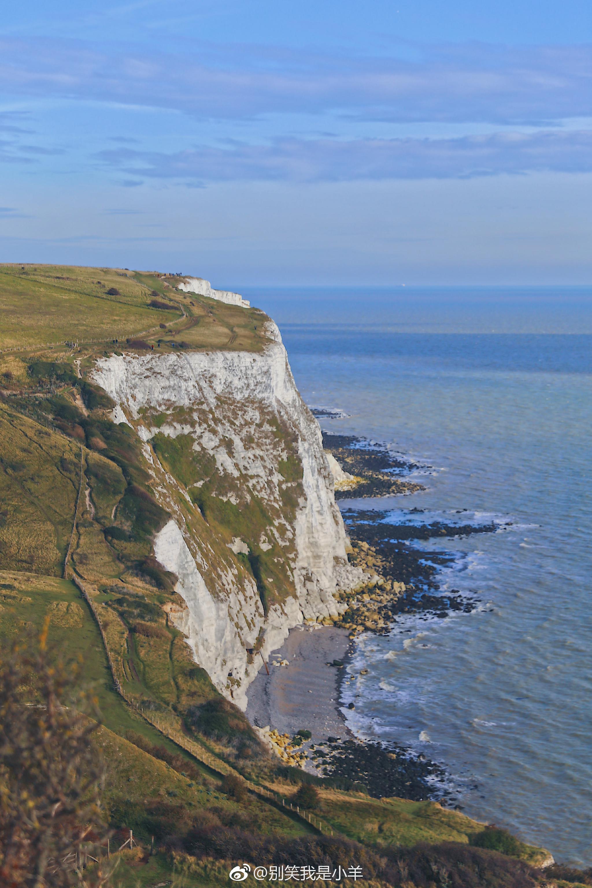 穿过英吉利海峡从法国加莱到英国多佛这里是诗人最后的避难所