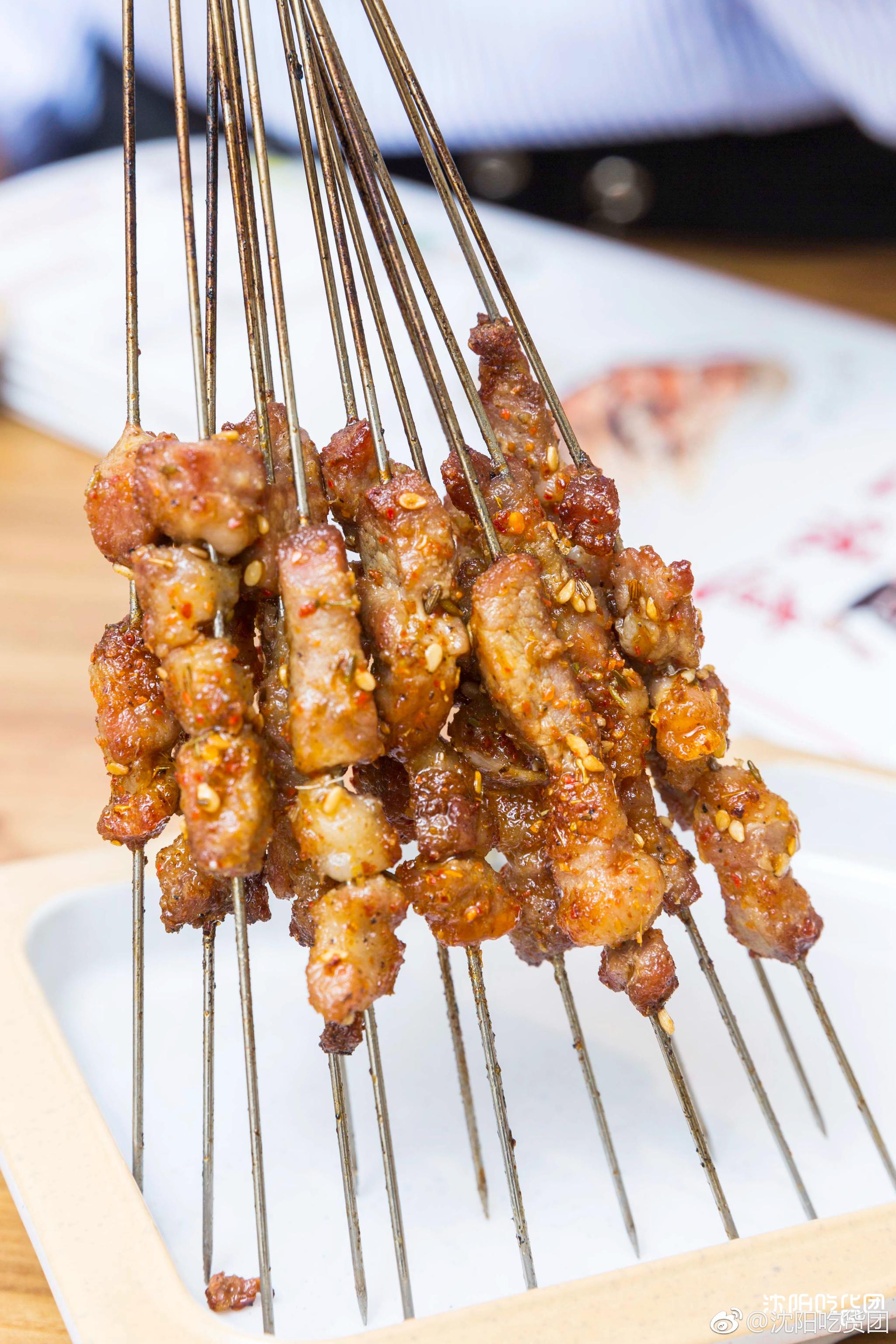 外卖和堂食无差别的待遇让我觉得很爽,同样都是用铁签儿,没有因为不能