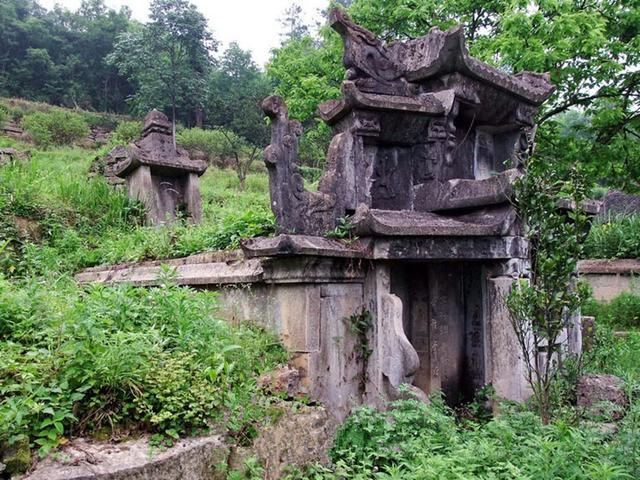 中国有一座古墓一家人为其守墓上千年至今都不知道墓主人是谁