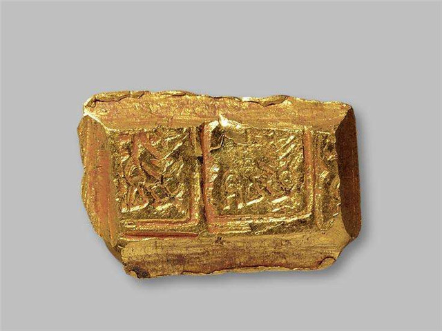 农民挖出18枚战国金币专家花24小时劝其上交无奈只好捐出