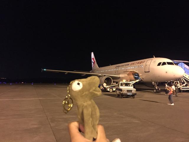 西南到东北:MU2332+MU2141 飞机老但间距大