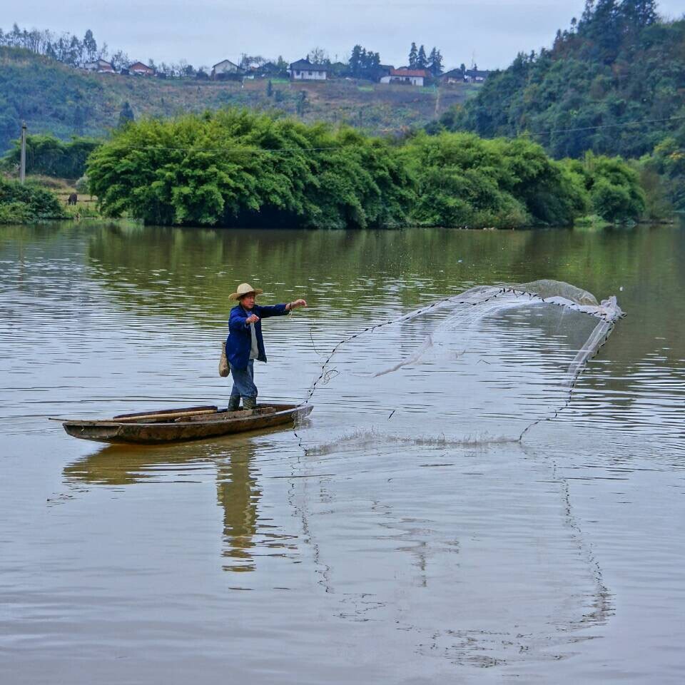 在鸬鹚架邂逅侗族美女帅哥