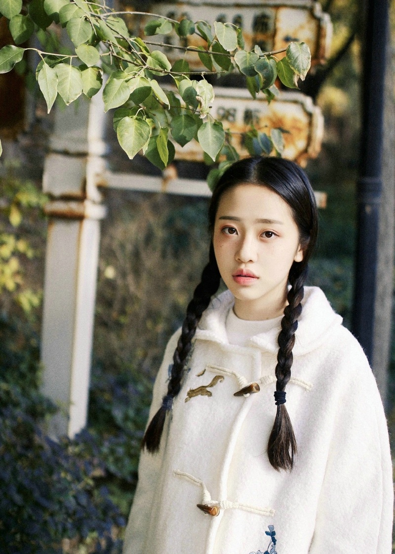 文艺复古风麻花辫高颜值妹子慵懒阳光写真集 @微相册 @微博