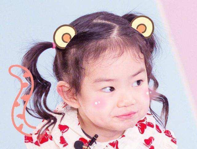 戚薇晒唯美轮廓照,小肚凸起被质疑怀二胎,网友却这般评论