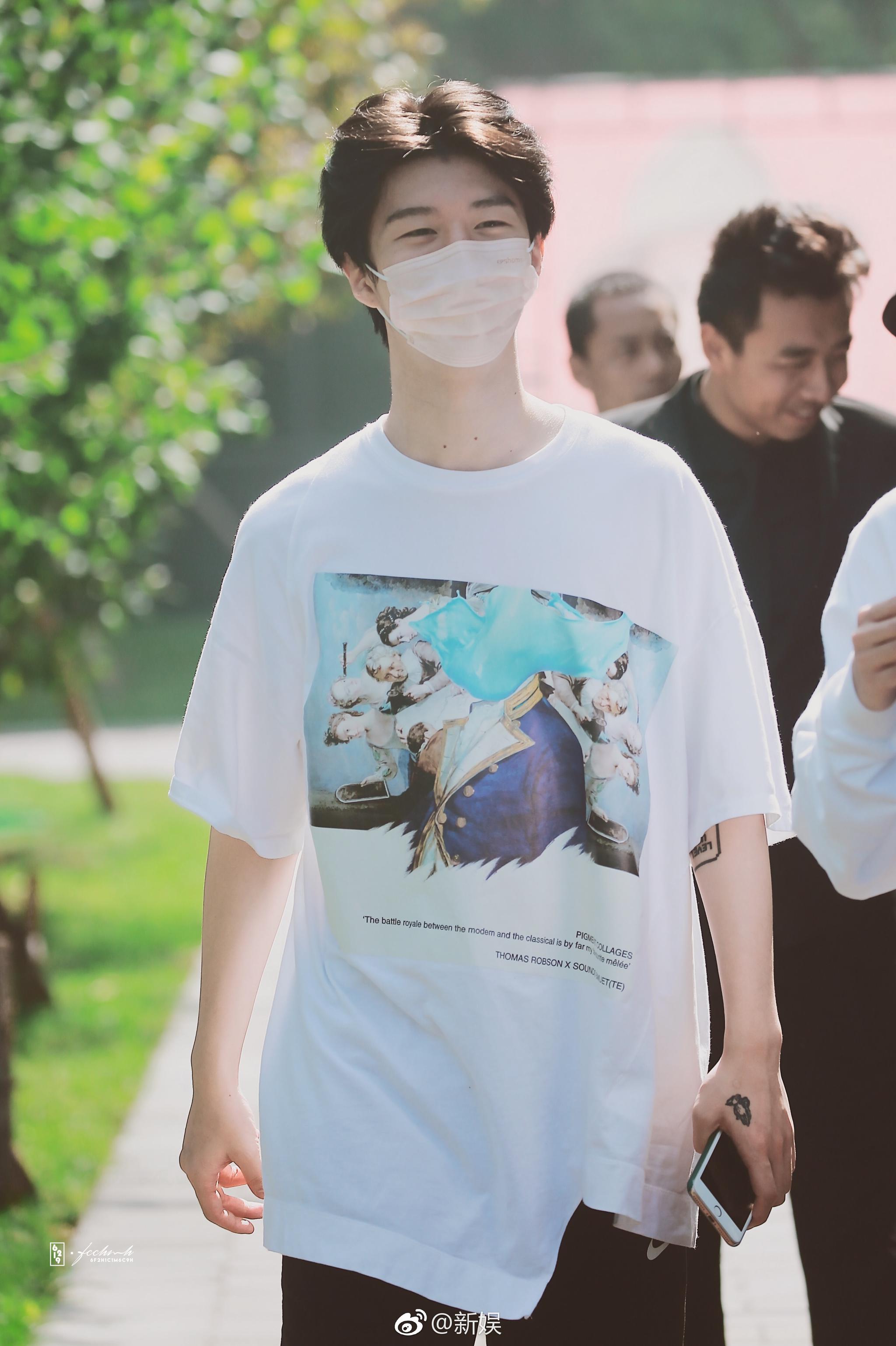 今日范丞丞回大厂参与节目录制