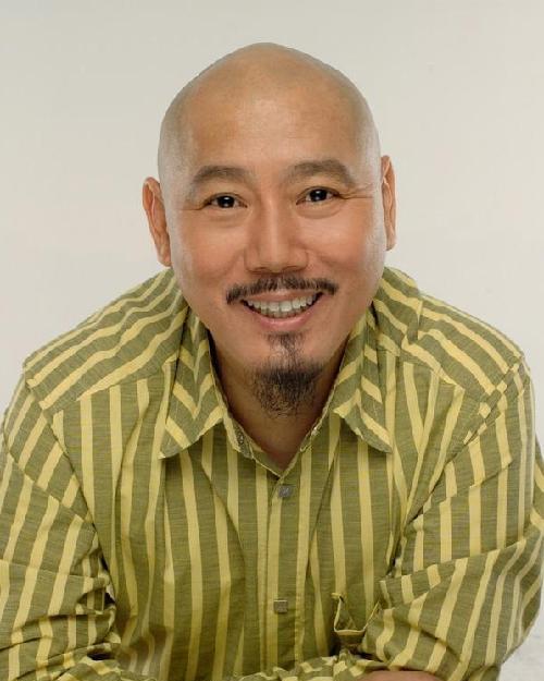 住18平出租房,因太穷辍学,出道13年无人识