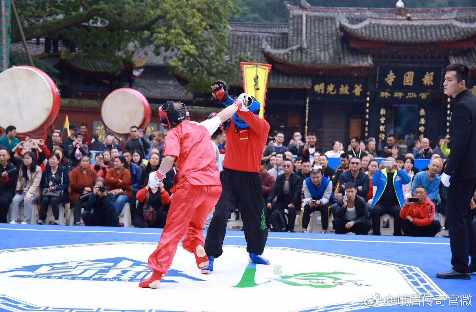 峨眉论剑传统武术擂台赛进行中,31号下午会为大家直播决赛部分.