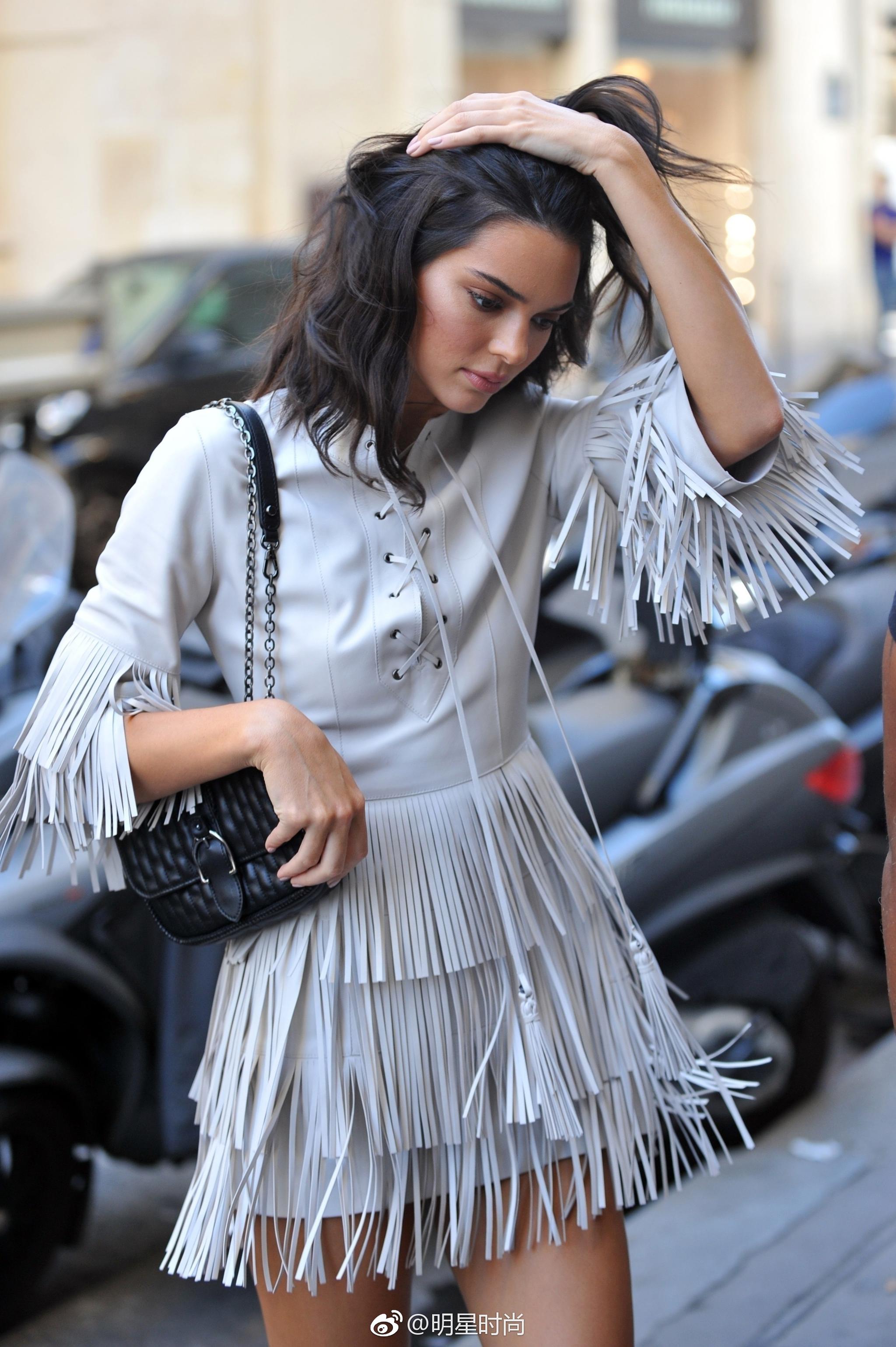 月纽约时装周迎来了70周年的大秀|纽约时装周|销售点|女明星_新浪新闻