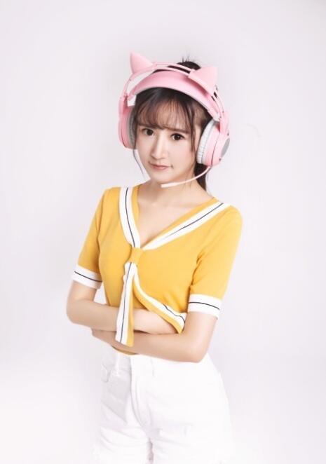 巾帼不让须眉虎牙参加狗神杯的四位女主播貌美且技术好