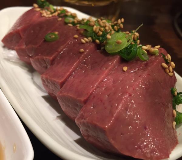 还淌着血的生猪肝鸡肝,直接吃?日本网友:超级美味,我的最爱