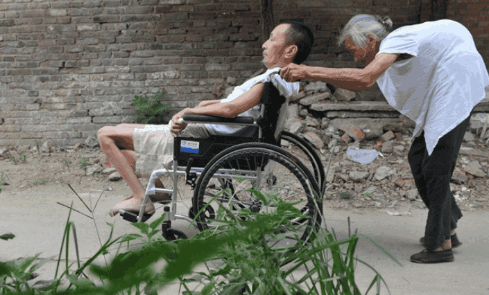 10张催人泪下的母子亲情照: 张张触动心灵, 你能撑到第几张?