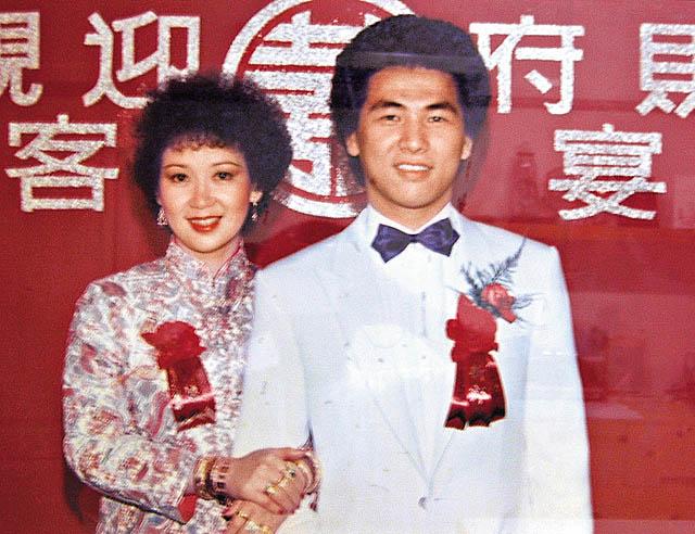 与司机老公恩爱37年,63岁仍开个人演唱会|周星驰|朱咪咪|配角_新浪