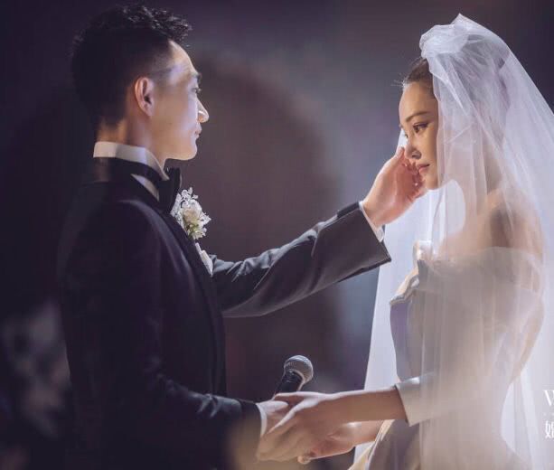 何捷童年旧照曝光,一身打扮很酷帅,原来军人梦想从小就扎根