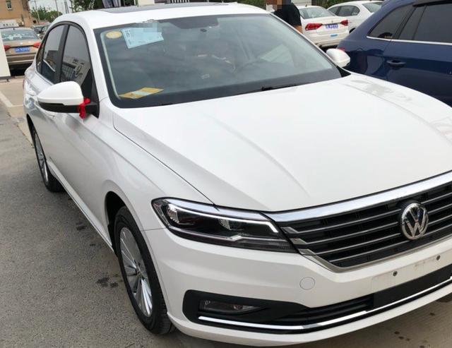 8万元买辆大众朗逸plus,交车现场让车主喜出望外