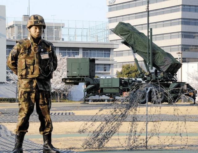 据称,"铁鹰"所采用的导弹外形上与俄罗斯9m96中程防空导弹的早期型