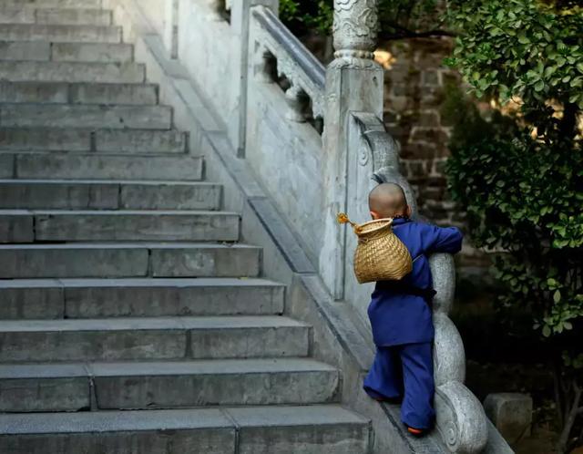 小和尚下山去化斋(小和尚下山去化斋是什么歌)