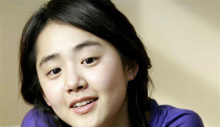 文瑾莹,娇俏水灵,充满少女气息的美人儿